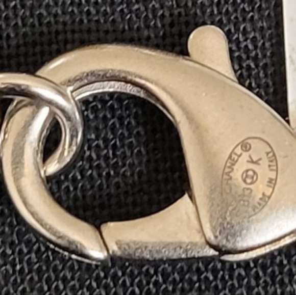 Chanel Pearl And Silver Necklace - Picture 5 of 9